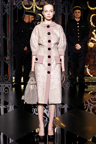 Look 34